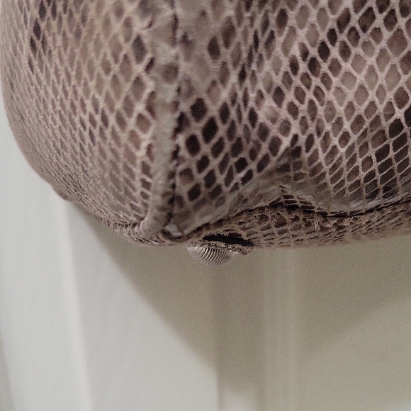 Chic Snake Print Shoulder Bag - Picture 5 of 16